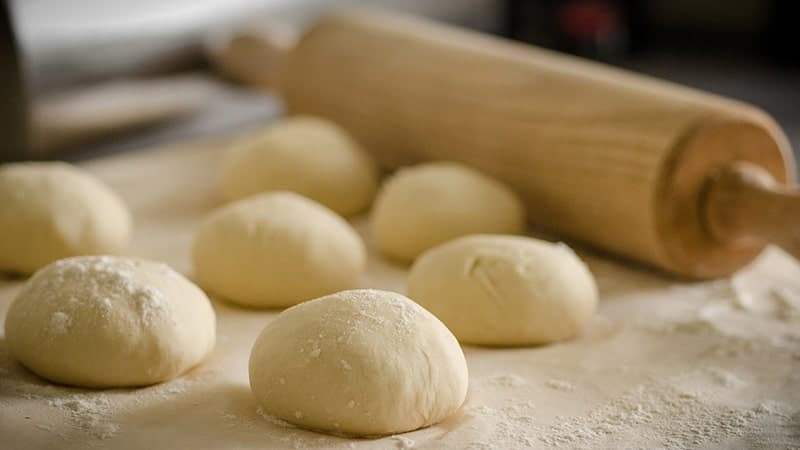 Cara Buat Adonan Kulit Martabak Renyah Anti Gagal