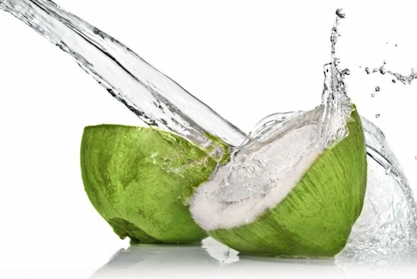 Manfaat air kelapa muda