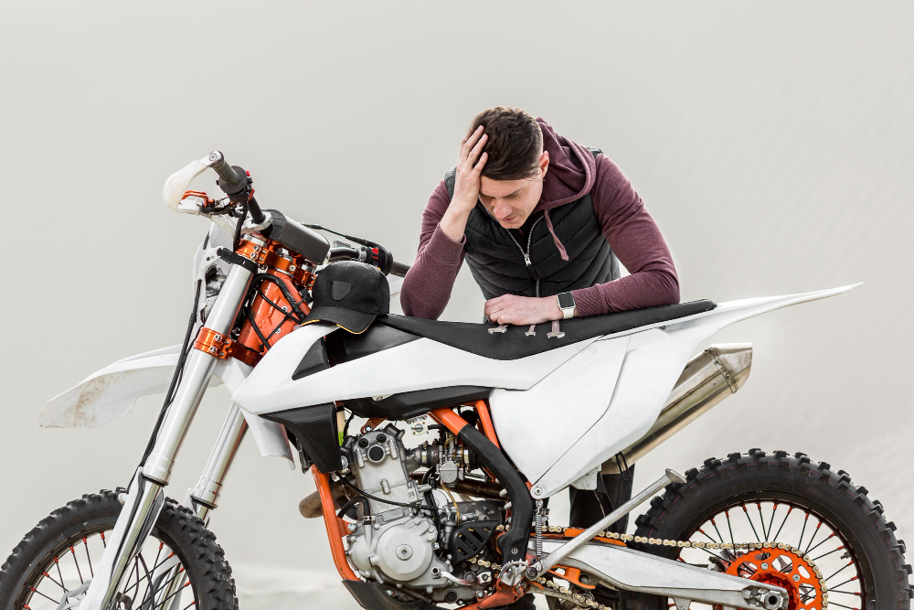 Akibat Jarang Ganti Oli Mesin Motor, Jangan Anggap Remeh!