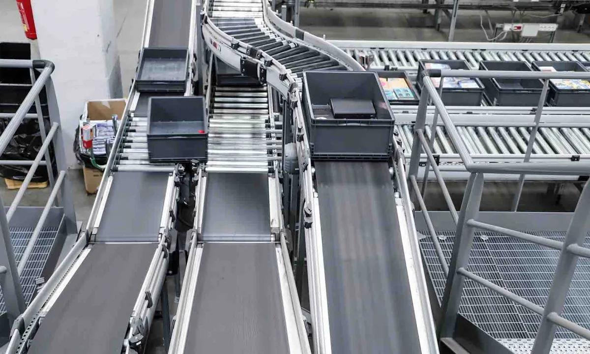 Peran Conveyor dalam Proses Pengemasan Barang agar Produksi Lebih Efisien